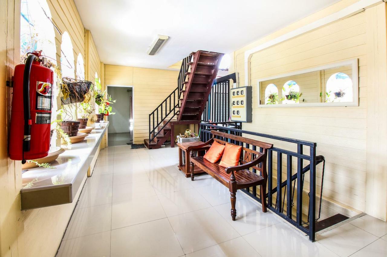 Babo House Bangkok Hotel Bagian luar foto