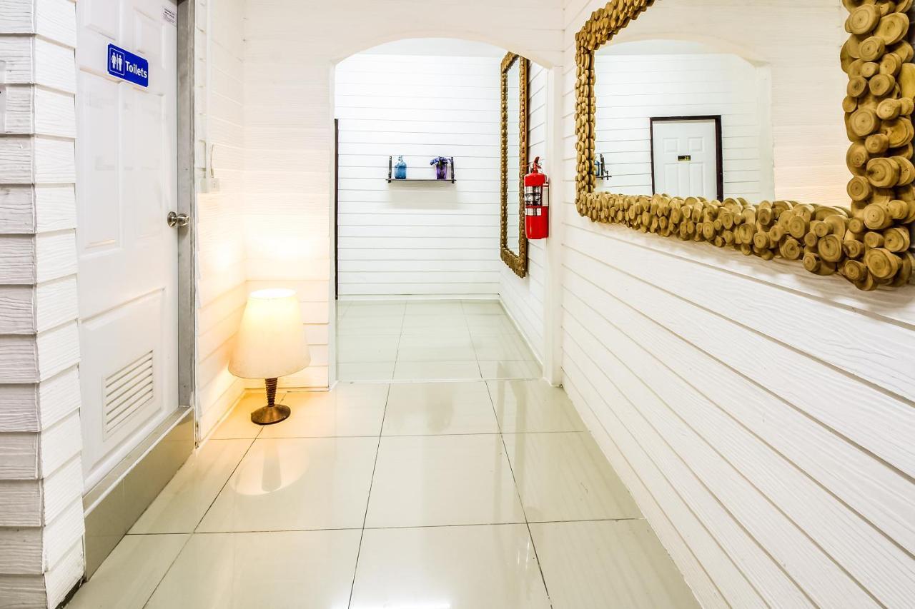 Babo House Bangkok Hotel Bagian luar foto